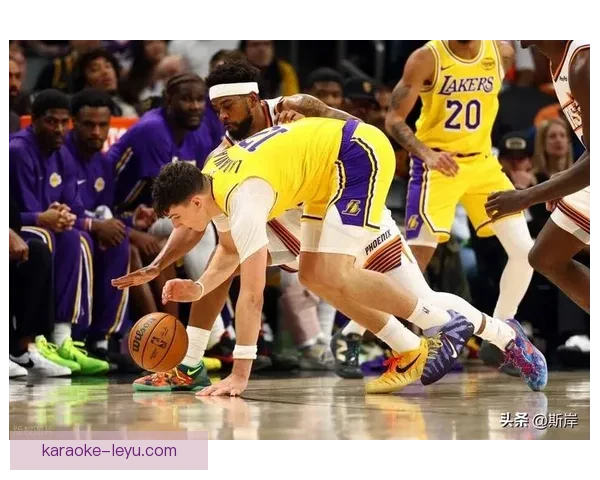 NBA激战精彩瞬间回顾球星对决点燃赛场激情